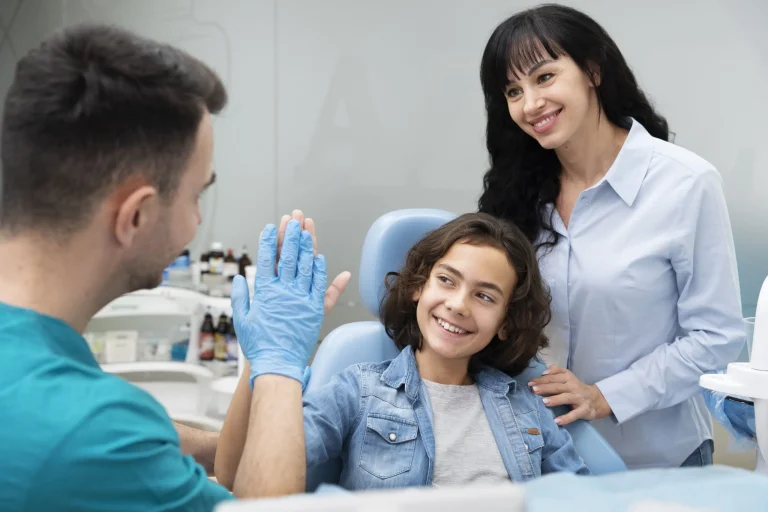 Family dentist in Honolulu scaled 1 Choosing the Right Family Dentist Near North Shore
