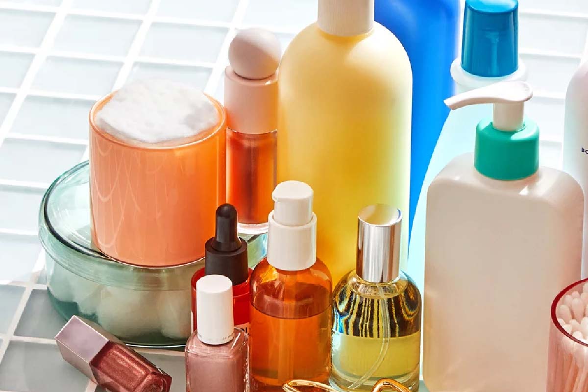 PRIVATE LABEL COSMETIC MANUFACTURER AM ENTERPRISES 02 The Rise of Custom Skincare: Partnering with Private Label Manufacturers