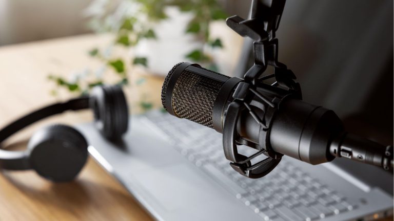 WH79JRbx7DLF4YFsiQGNei Podcasting Stars: Voices That Illuminate the Airwaves