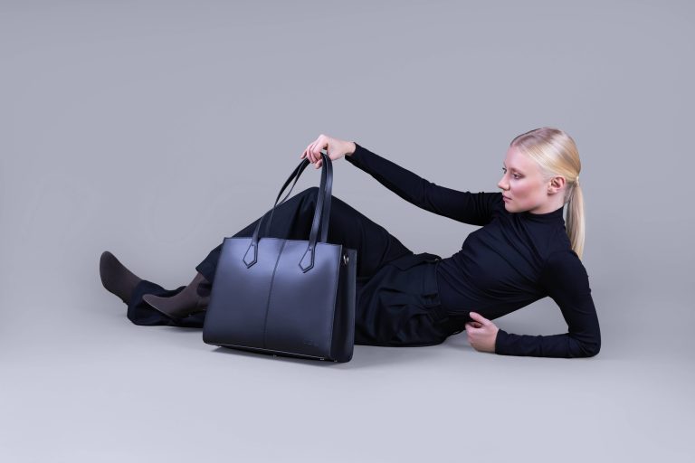 5 simple steps to choose the right laptop bag for How to Choose the Right Leather Handbag