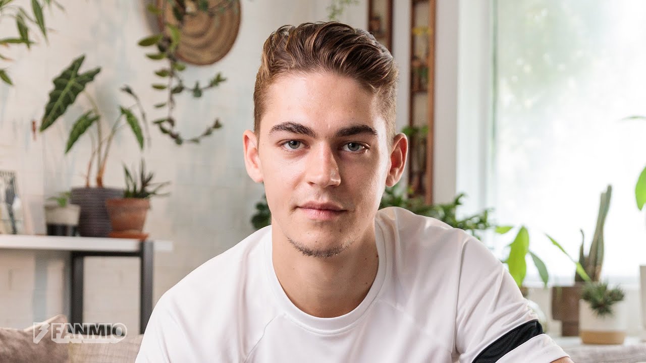Hero Fiennes Tiffin Wife
