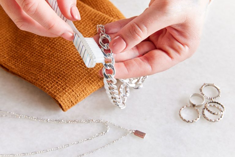 BHG How to Clean Silver Jewelry Primary 0282 9e11dc0e04904cb1a610bb6f9a58acb3 6 Tips to Keep Your Silver Jewelry Sparkling Like New