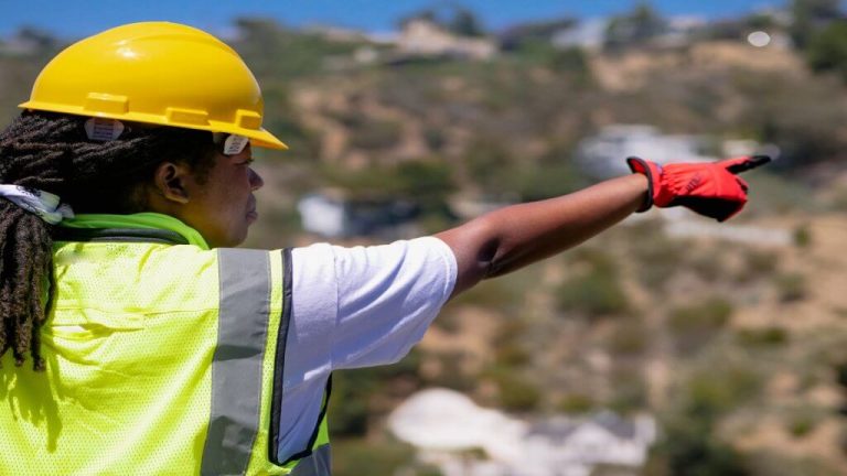 pexels kindel media 8486976 1024x576 1 The Benefits of Hiring Professional Builders for Your Project