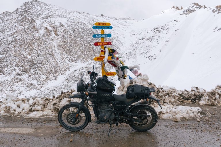 AA404551 Group Motorcycle Tours in the Himalayas: Why Riding in a Batch is Better