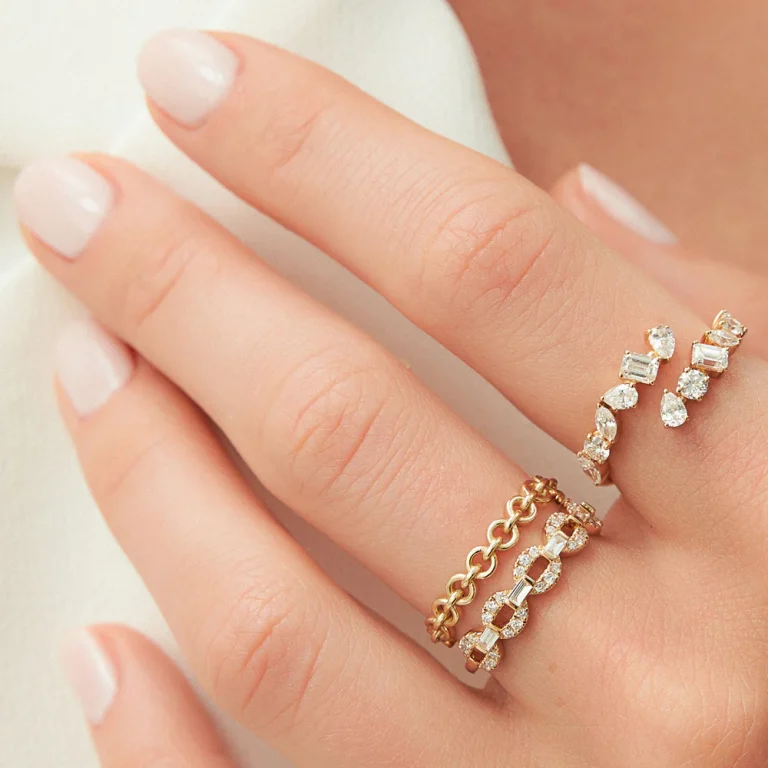 AR00077LS 1x1 1c670f0f 61b6 4fe2 82ca acd8c4c52d80 1024x1024 Discover the Timeless Elegance of Ferkos Fine Jewelry
