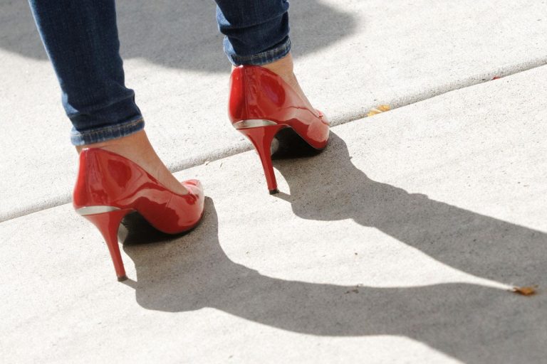 lauren boebert and a few of her high heels v0 k2gr3kw7nl7d1 How Lauren Boebert Inspired My $10K/Month FeetFinder Hustle