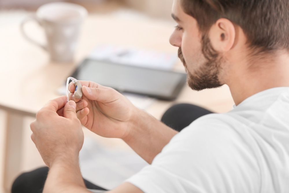 Choosing the Right Hearing Aid for Your Lifestyle 1 How to choose the right hearing aids Choosing the Right Hearing Aid for Your Lifestyle