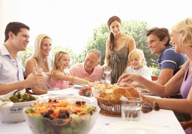 plan family reunion 4 How to Plan an Epic Family Reunion