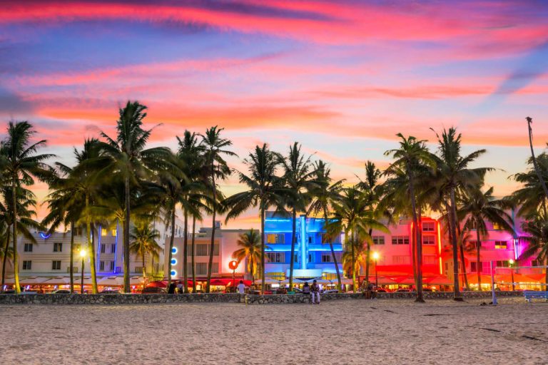 Miami beach night shutterstock 37917a5b78 Miami Nightlife & Landmarks: Chauffeured Tours for Unforgettable Memories
