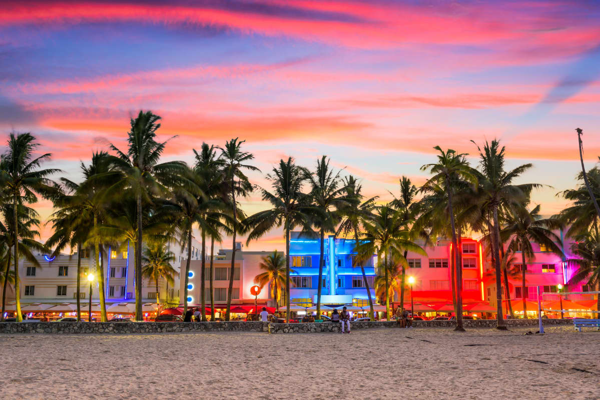 Miami beach night shutterstock 37917a5b78 Miami Nightlife & Landmarks: Chauffeured Tours for Unforgettable Memories