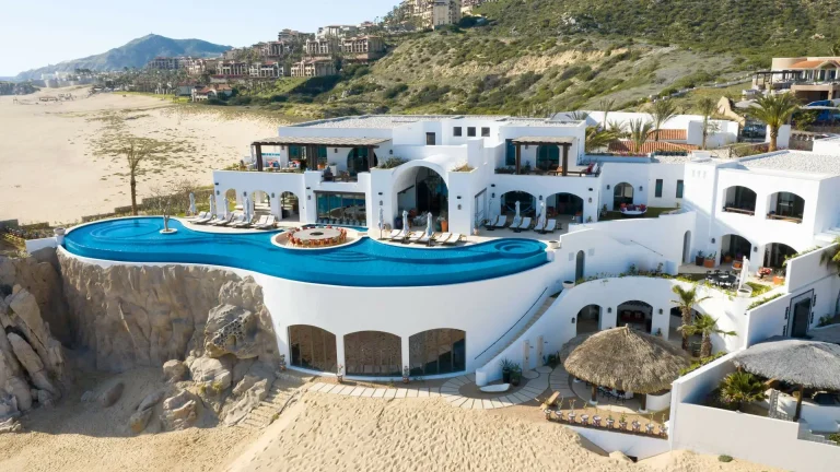 Smart Luxury Real Estate in Viva Cabo Why Cabo Luxury Villas are the Strategic Upgrade for a Distinctive Getaway