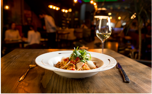 Screenshot 2025 11 05T125726.669 Why Clarke Quay Dinner Nights Capture Singapore’s Culinary Spirit