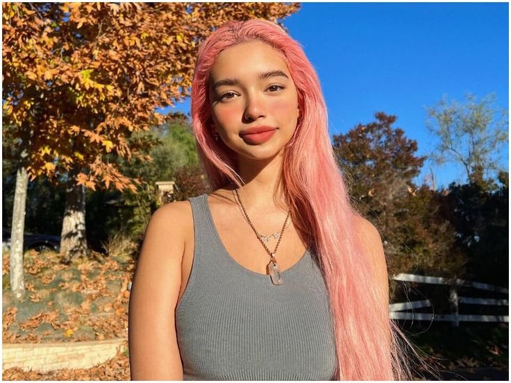 Sab Zada Age: Vibrant Visionary, Musical Muse, and Social Media Sorceress Turning 26 with Unstoppable Glow 34 Sab Zada Age