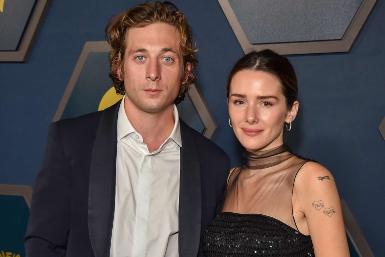 Jeremy Allen White Relationships: Passionate Chapters, Enduring Bonds, and a Heartfelt Journey of Love and Growth in 2025 6 Jeremy Allen White Relationships