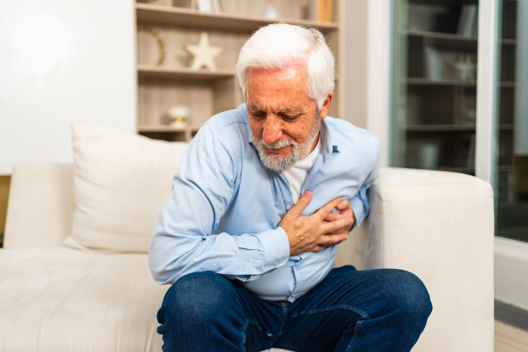Pain on heart heart attack Heart Warning Signs Every Senior Should Know and Act On