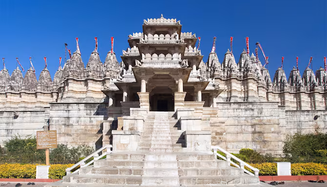 The Most Famous Temples in Udaipur for History, Culture and Architecture 1 16256 179214 f85879867 3XL The Most Famous Temples in Udaipur for History, Culture and Architecture