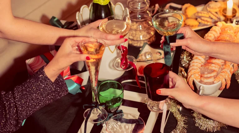 How to Host a Party Everyone Actually Remembers (Including Themselves, the Next Morning) 1 Recipe Round Up Holiday Cocktails Featured Image How to Host a Party Everyone Actually Remembers (Including Themselves, the Next Morning)